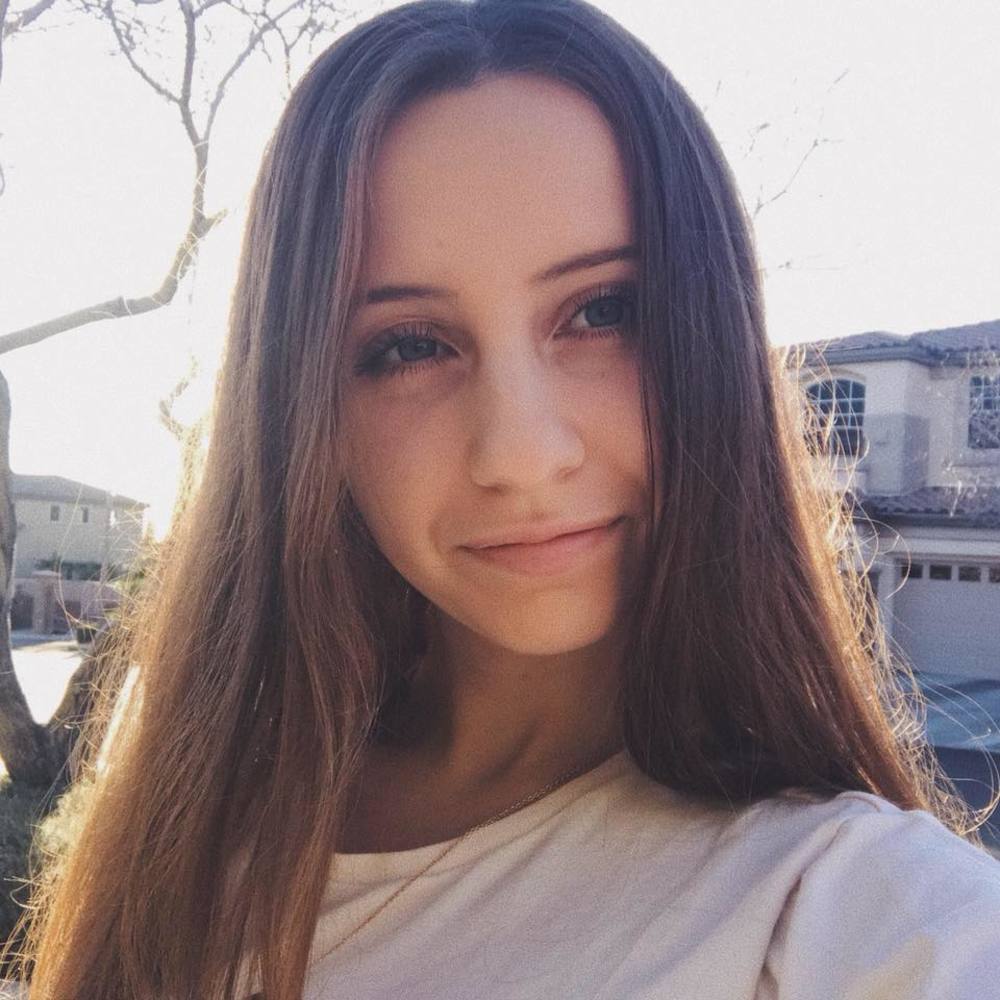Meet your Posher, Chloe